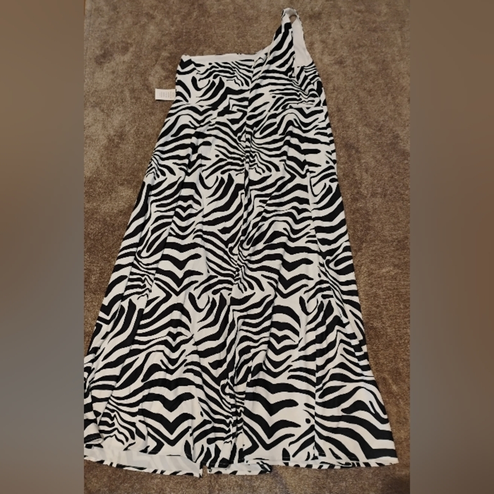 Eloquii NWT Zebra One Shoulder Maxi Dress With Slit - Picture 2 of 10
